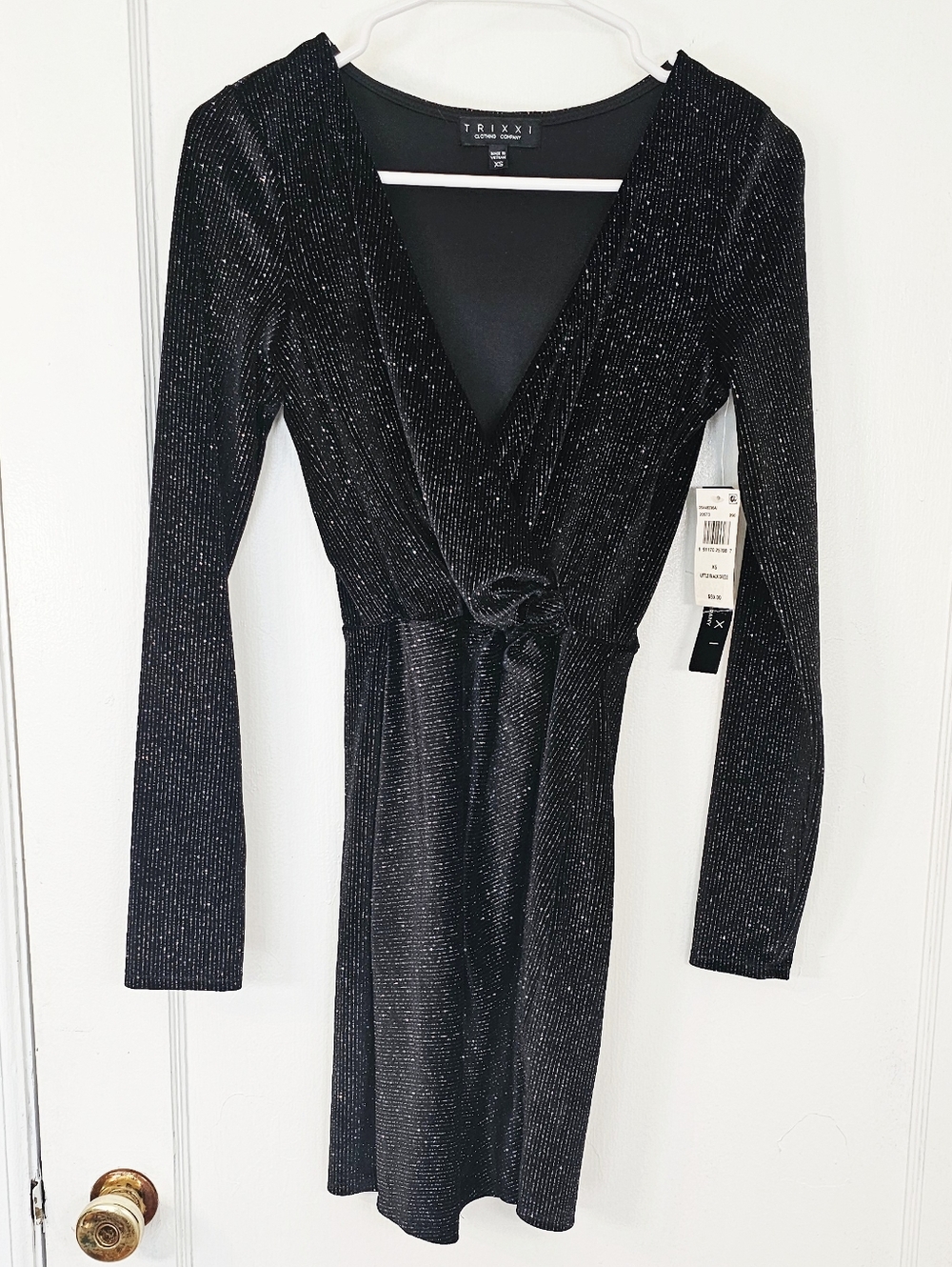 Gorgeous Trixxi Long-Sleeve V-Neck Dress